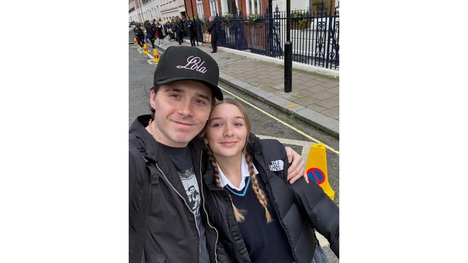 Brooklyn and harper beckham selfie