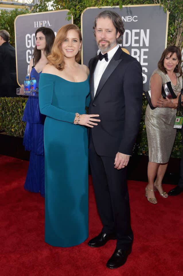 Das FIJI-Wassermädchen mit Amy Adams und Darren Le Gallo bei den 76. Golden Globe Awards. Quelle: Stefanie Keenan / Getty Images