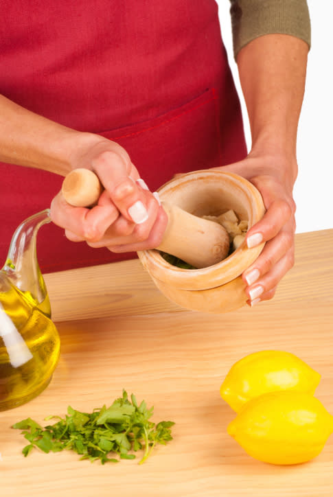 Para hacer chimichurri se usa un mortero / Foto: Thinkstock