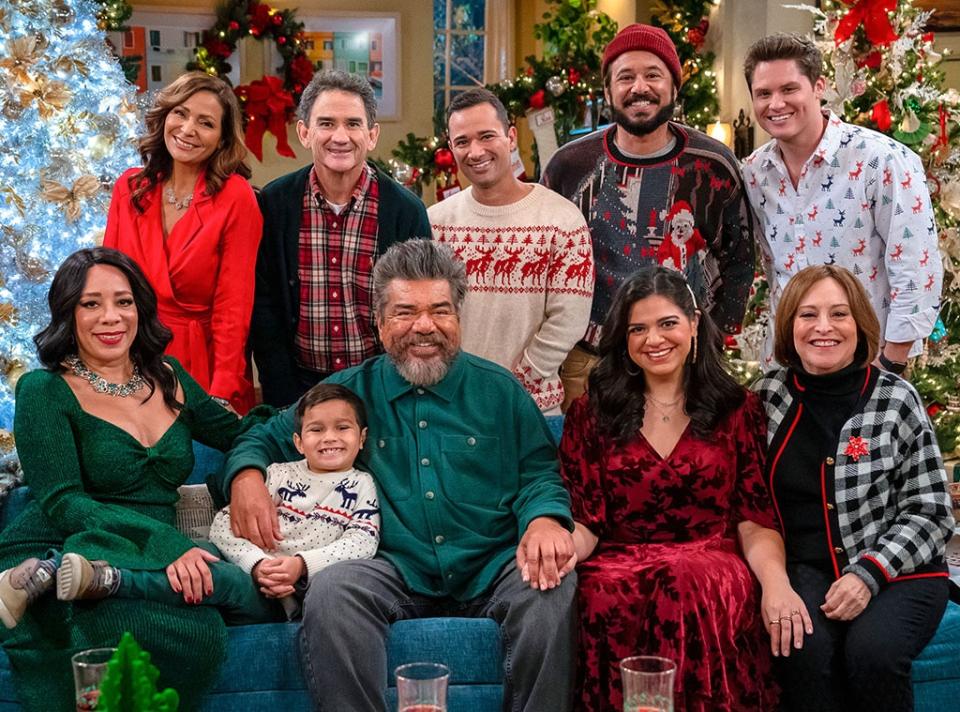 See the Lopez Cast Reunite on Lopez vs Lopez 's Holiday Episode