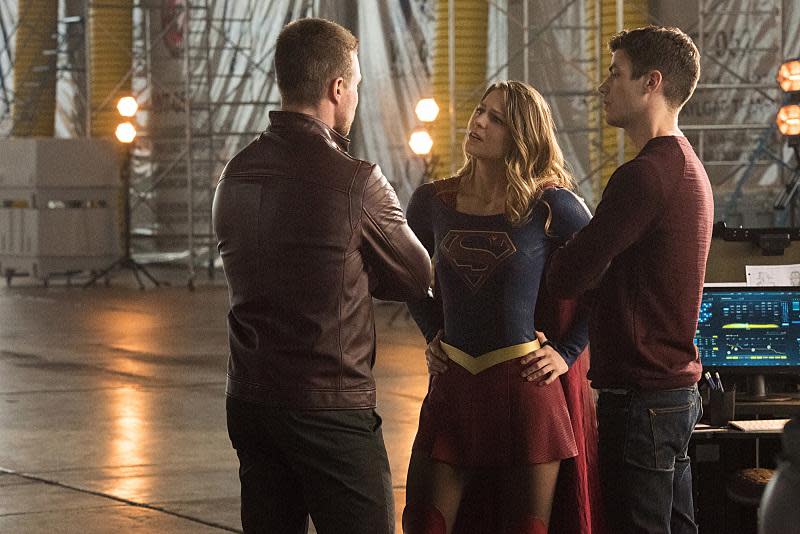 Stephen Amell as Oliver, Melissa Benoist as Kara, Grant Gustin as Barry