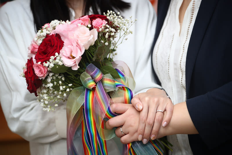同婚合法化將於5月24日滿5周年，行政院性平處10日公布「113年性別平等觀念電話民意調查」結果，有69.1%民眾認同同性伴侶應享有合法結婚權利。（中央社資料照）