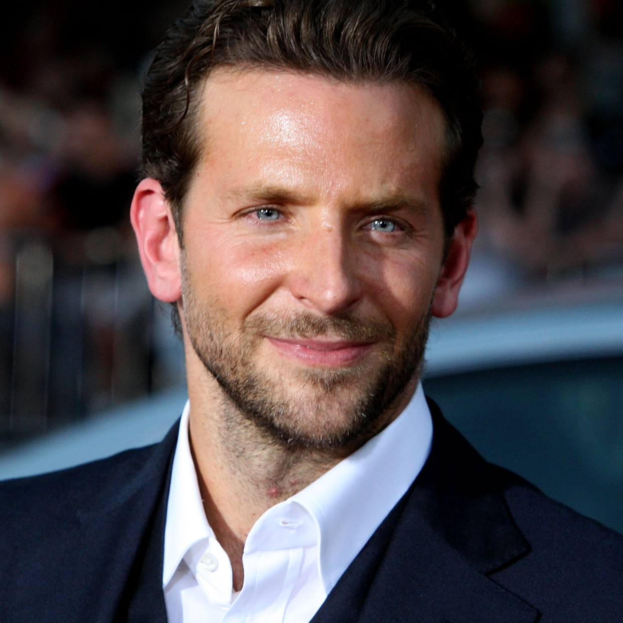  Actor Bradley Cooper arrives at the premiere of Twentieth Century Fox's 'All About Steve' held at Mann's Chinese Theater on August 26, 2009 in Los Angeles, California 