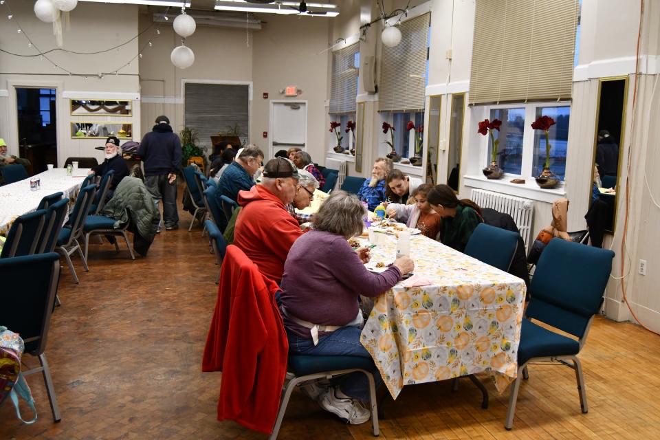 People came to enjoy the Thanksgiving dinner at Pontifex.