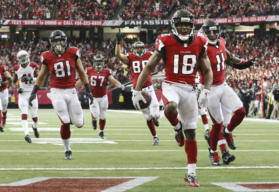 Atlanta Falcons wide receiver Taylor Gabriel scores a 35-yard touchdown against the Arizona Cardinals. (AP)