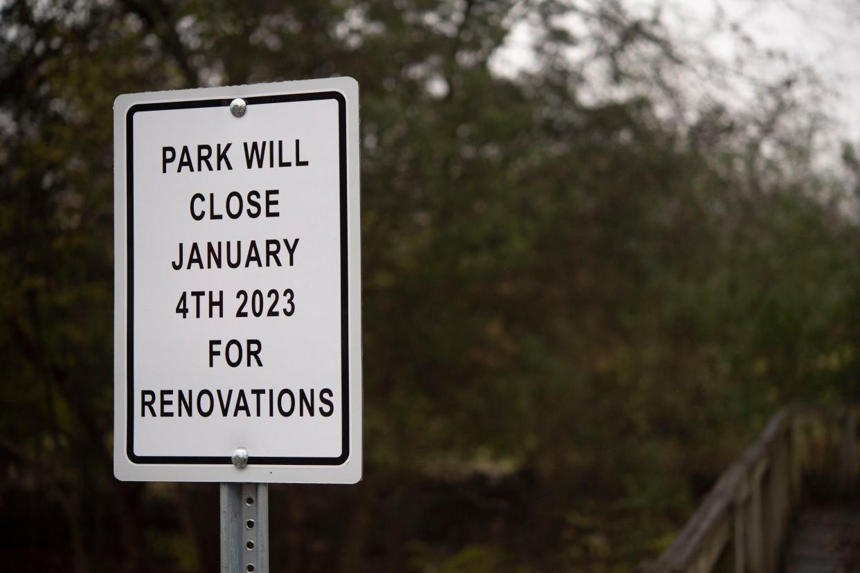 A sign announces that Brookmeade Park, site of a homeless encampment in West Nashville, will be closing for renovations on Jan. 4.