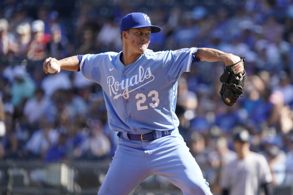 KANSAS CITY, MISSOURI - OCTOBER 01:  Zack Greinke #23 of the Kansas City Royals throws in the second inning against the New York Yankees at Kauffman Stadium on October 01, 2023 in Kansas City, Missouri. (Photo by Ed Zurga/Getty Images)