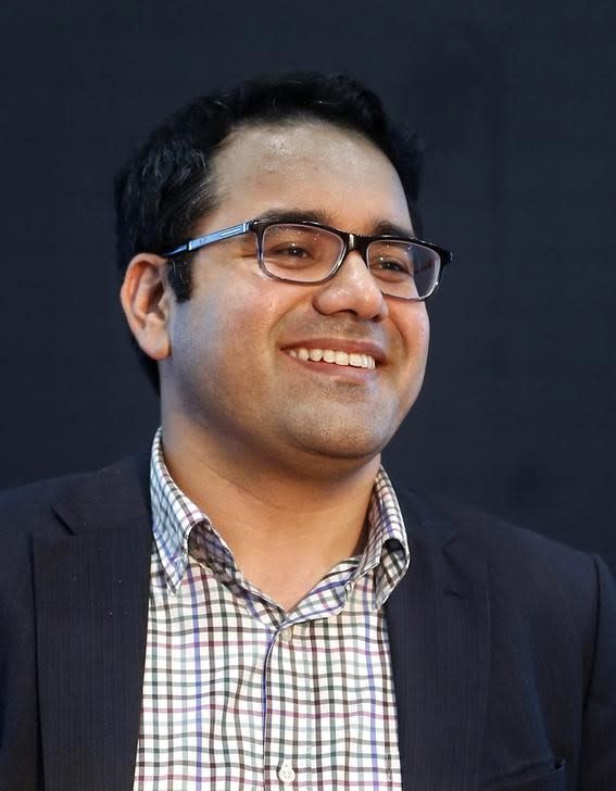 Snapdeal Chief Executive Kunal Bahl smiles during a product launch in Mumbai, India, January 15, 2016. REUTERS/Shailesh Andrade/Files