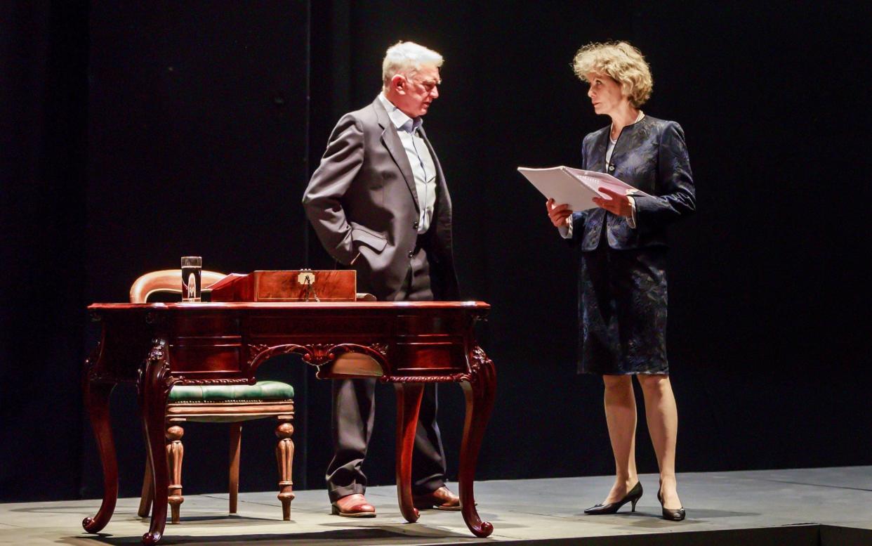 Martin Shaw and Jenny Seagrove in Love Letters at the Theatre Royal, Windsor - Simon Vail