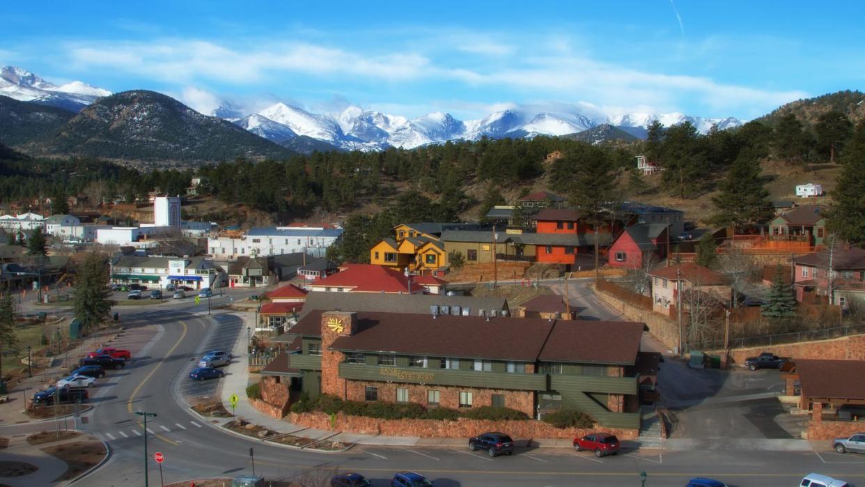 downtown estes park colorado in the springs