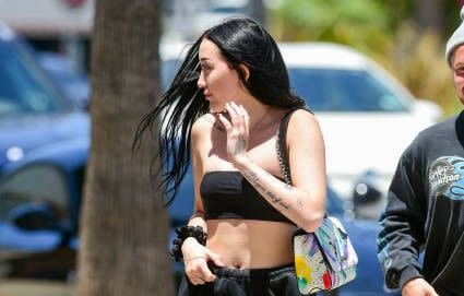 Noah Cyrus in the street