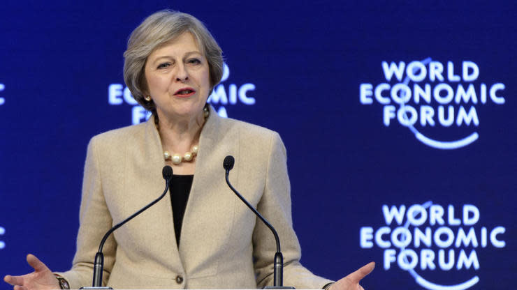 Die britische Premierministerin May geht in Davos in die Charmeoffensive. Dahinter verbirgt sich die bittersüße Versuchung: Könnte Europa als Patchwork-Familie besser funktionieren? Diese Baustellen kommen auf Europa zu.