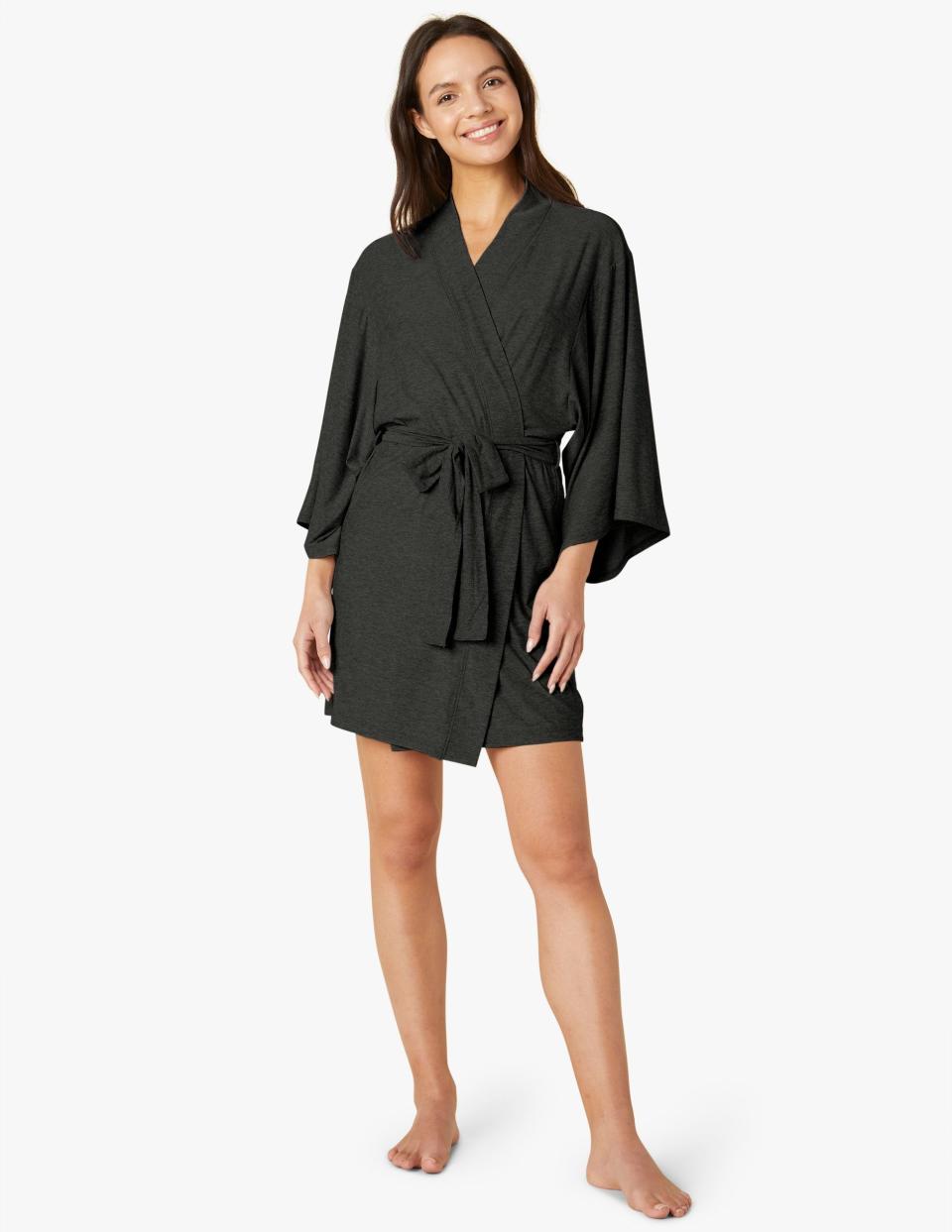 6) Featherweight Comfort Queen Sleep Robe