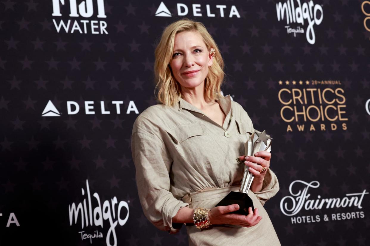 Cate Blanchett le dimanche 16 janvier 2023 après avoir reçu son prix de la meilleure actrice aux Critics Choice Awards - Michael Tran - AFP