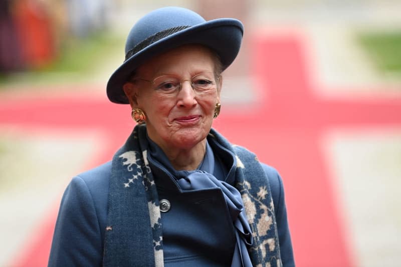 Queen Margrethe II of Denmark arrives at the residence. Queen Margrethe II intends to abdicate on January 14, the 83-year-old says in her televised New Year's address. Sven Hoppe/dpa