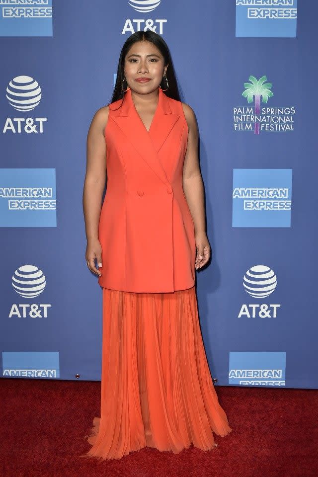 <p>Y su estilo es cambiante y colorido como este vestido esmoquin naranja brillante Adeam hecho a la medida.<br><br>Entertainment Tonight </p>