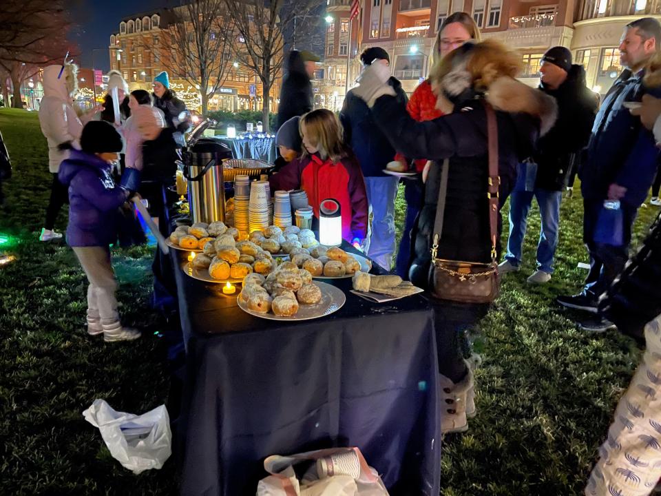 Embrace Tradition: Menorah Lighting at Park Ridges Hanukkah Celebrations