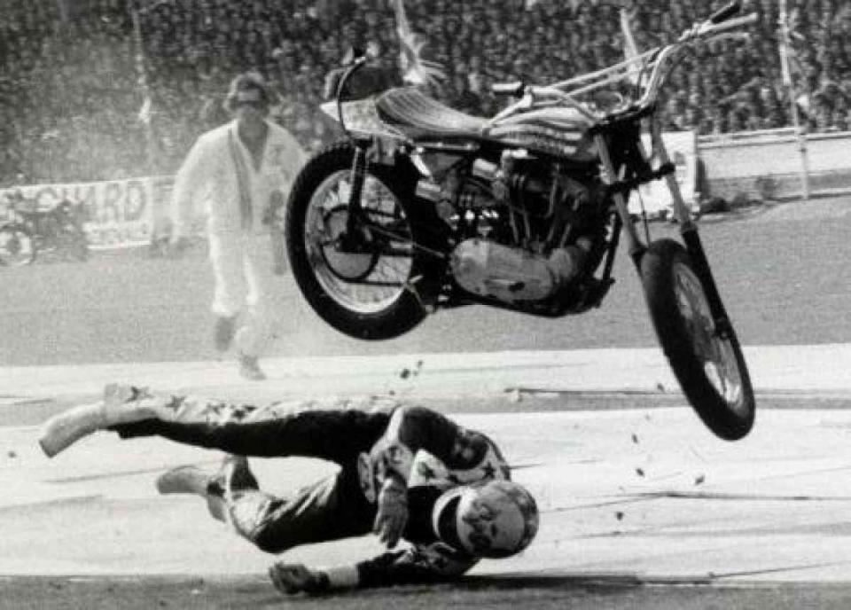 evel-knievel-22-car-jump