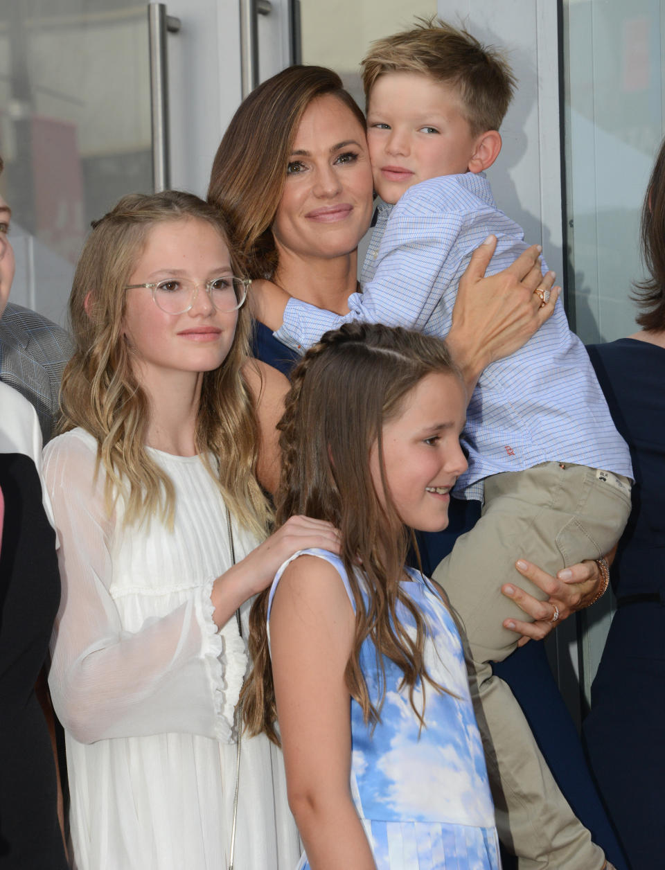 Garner poses with children Violet, Samuel and Seraphina during the Hollywood Walk of Fame ceremony. (Photo: Albert L. Ortega via Getty Images)