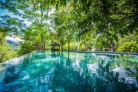 <p>There’s an infinity pool with jet spa and a splash pool for the little ones, perfect for morning laps… (Airbnb) </p>