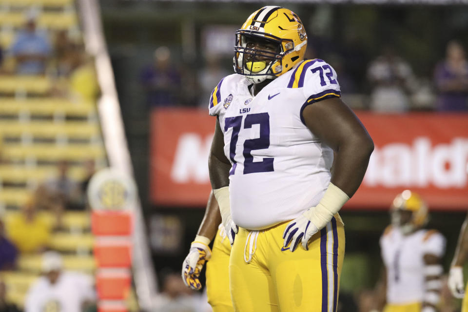 BATON ROUGE, LA - SEPTEMBER 08: LSU Tigers nose tackle Tyler Shelvin (72) during the LSU Tigers 31-0 win over the Southeastern Louisiana Lions on September 08, 2018, at Tiger Stadium in Baton Rouge, Louisiana.  (Photo by Andy Altenburger/Icon Sportswire via Getty Images)