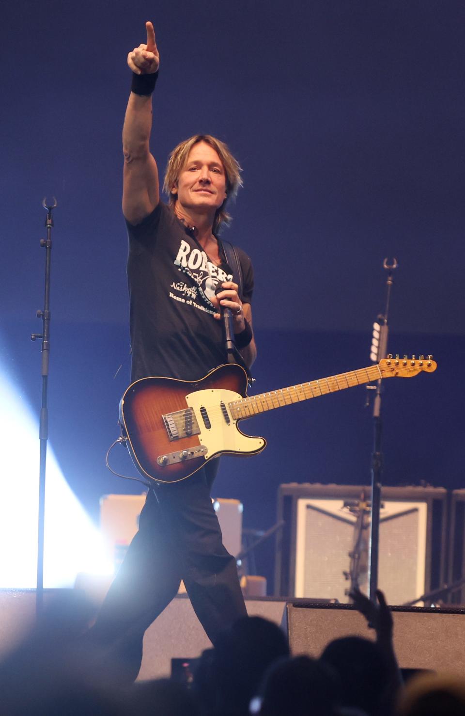 Keith Urban will host the 2023 CMA Touring Awards ceremony in Nashville on Monday, Feb. 12.