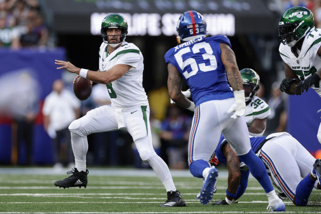 Aaron Rodgers throws first TD pass with the Jets in his second series vs.  Giants