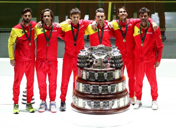 Spain pose with the Davis Cup trophy (EPA)