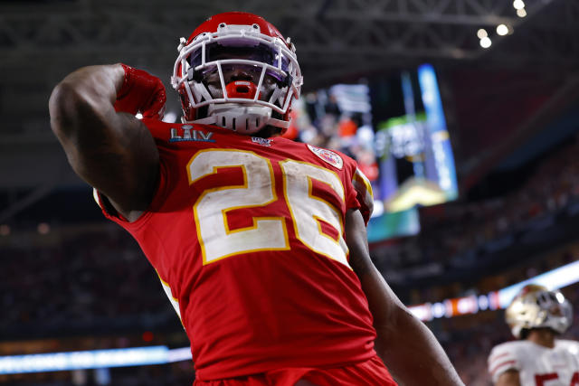 Video: Damien Williams Swaps Jerseys With Raheem Mostert After Super Bowl