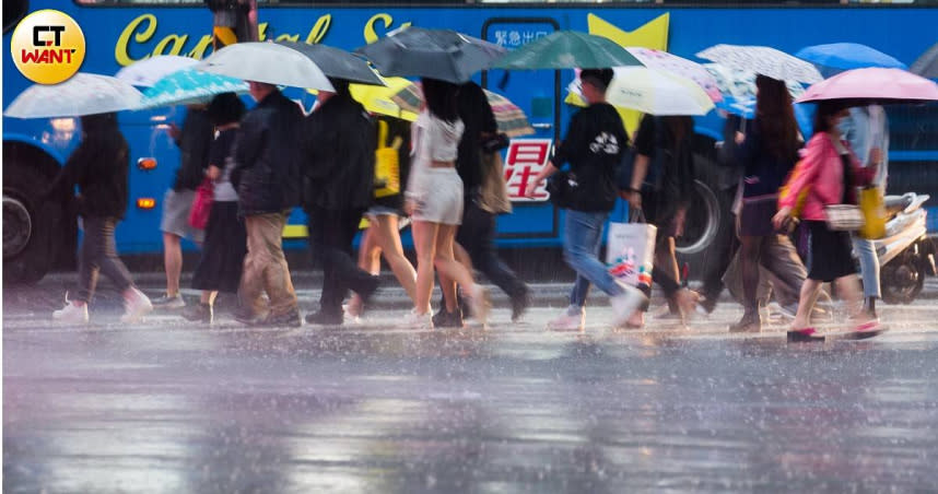 氣象專家給出好消息指出，梅雨季即將結束。（圖／黃威彬攝）