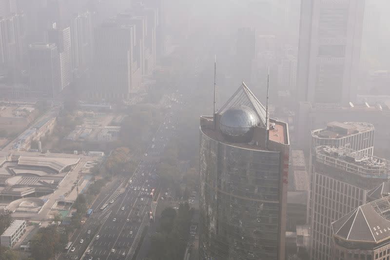 Beijing shrouded in smog