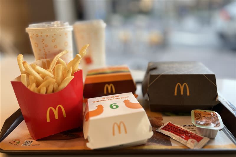 麥當勞本週推出4大優惠，包括麥香魚送小薯、四塊麥克雞塊買一送一等。（圖／台灣麥當勞提供）