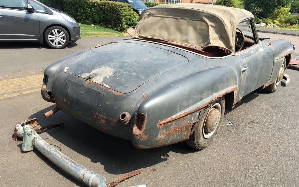 Mercedes-Benz 190SL 'barn find' - expected to fetch £50,000 at H&H auction 260717