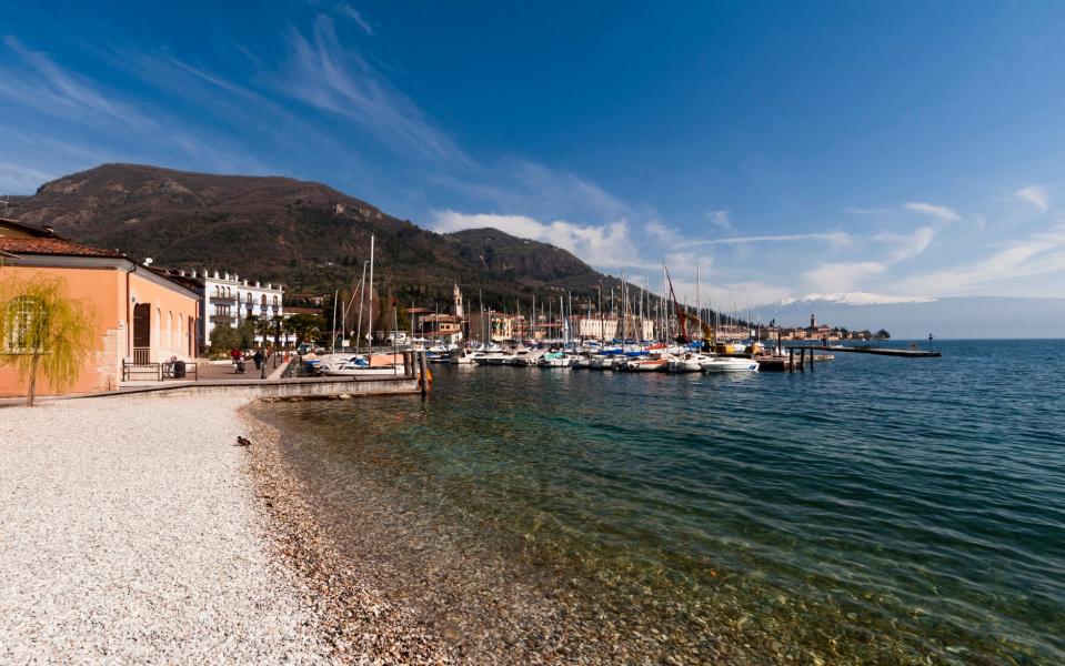 Head to the stylish town of Salò to soak in some sun, elegant boutiques and attractive open-air cafés, Lake Garda