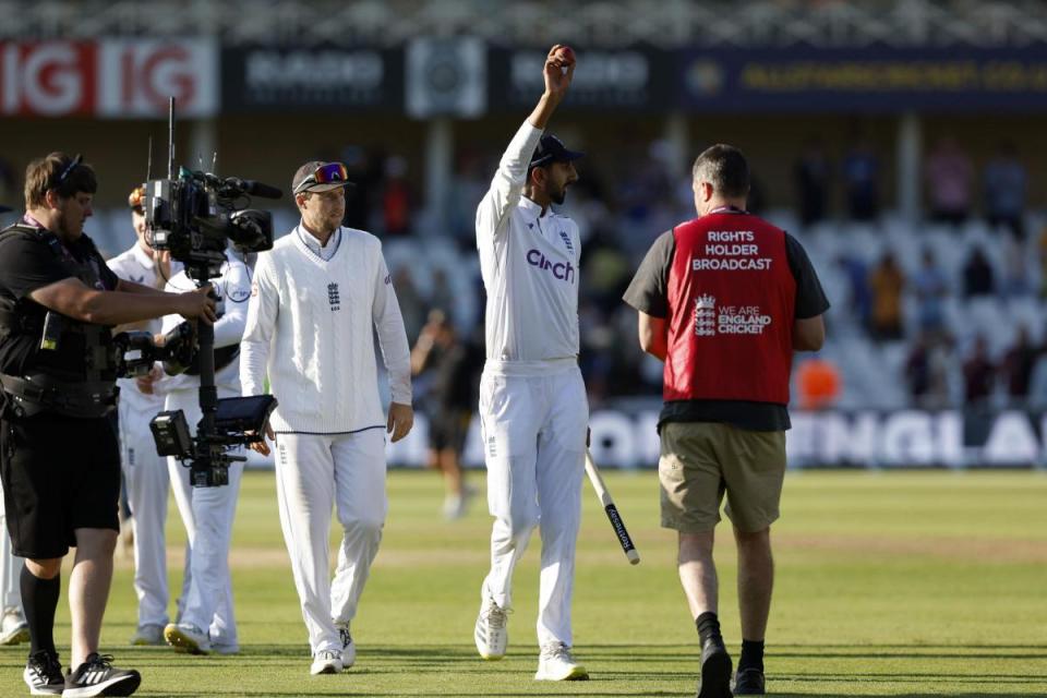 England s Shoaib Bashir (second right) celebrates after taking the final wicket and five in total in the final innings, during day four of the Second Rothesay Test match at Trent Bridge, Nottingham. Picture date: Sunday July 21, 2024. PA Photo. See PA