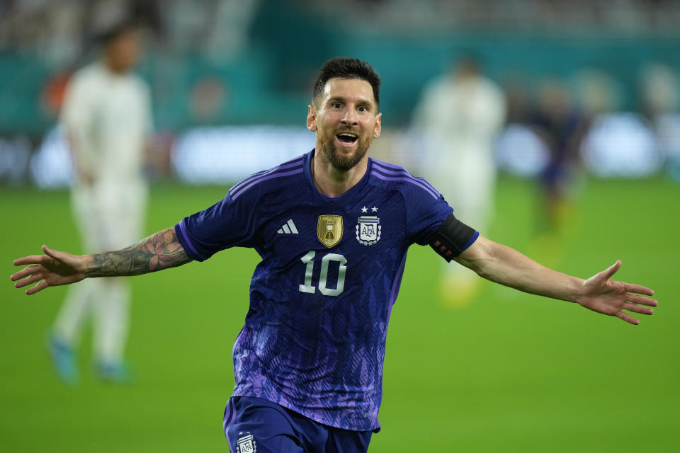 MIAMI GARDENS, FL - SEPTEMBER 23: Lionel Messi (10) celebrates his second goal of the match during the game between Honduras and Argentina on Friday, Sept 23, 2022 at Hard Rock Stadium in Miami Gardens FL(Photo by Peter Joneleit/Icon Sportswire via Getty Images)