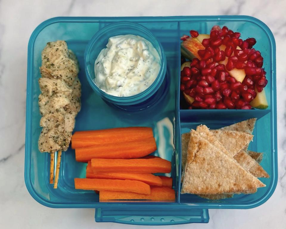 Eine griechisch inspirierte Lunchbox für Kinder. - Copyright: Nichola Ludlam-Raine