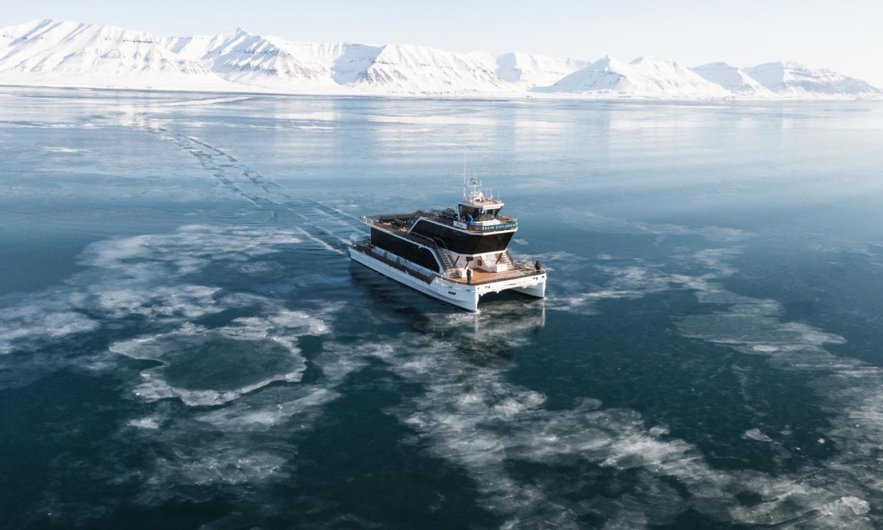 <span>Photograph: Albert Terland Bjørnerem/Hurtigruten Svalbard</span>