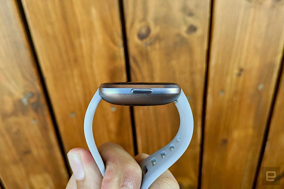 Fitbit Versa 2