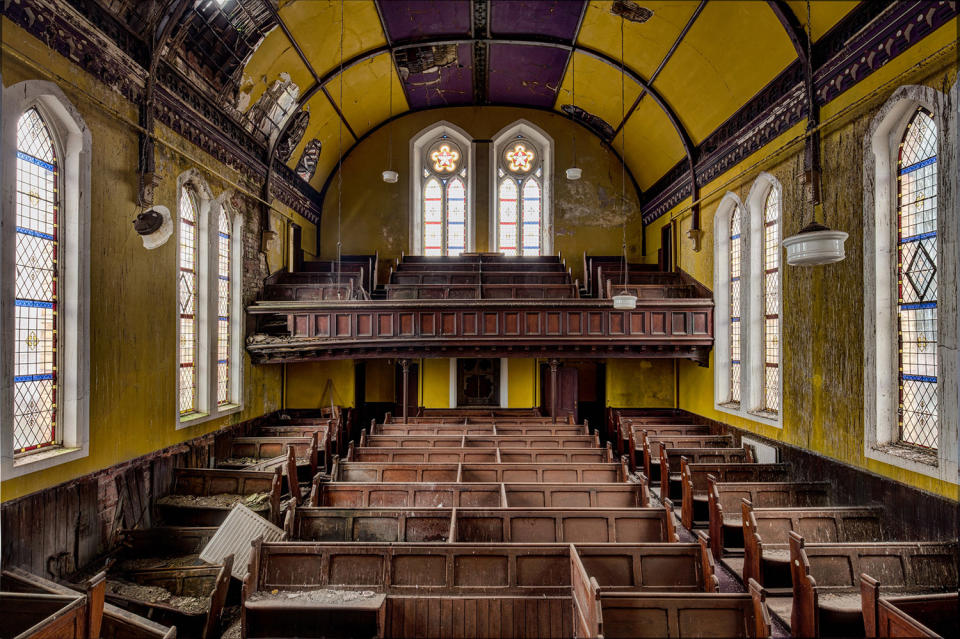 <p>Derlelict chapel in the U.K. (Photo: James Kerwin/Caters News) </p>