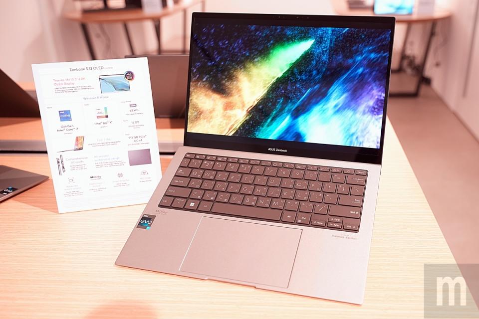 ▲Zenbook S 13 OLED並未因為機身變得輕薄，導致犧牲其堅固耐用度