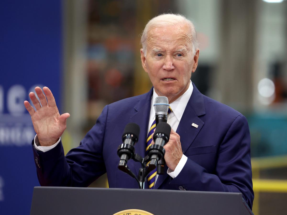 how-biden-s-new-student-loan-repayment-plan-could-keep-borrowers-from