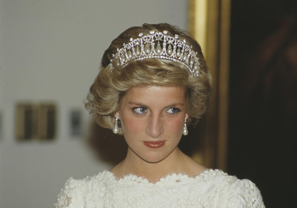 Diana, Princess of Wales  (1961 - 1997) attends a dinner at the British Embassy in Washington, DC, November 1985. She is wearing an evening dress by Murray Arbeid and the Queen Mary tiara.  (Photo by Terry Fincher/Princess Diana Archive/Getty Images)