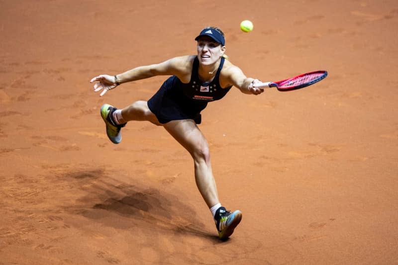 German tennis player Angelique Kerber in action against Anett Kontaveit of Estonia in her first round match on Day 3 of the Porsche Tennis Grand Prix Stuttgart 2022 at Porsche Arena. Tom Weller/dpa