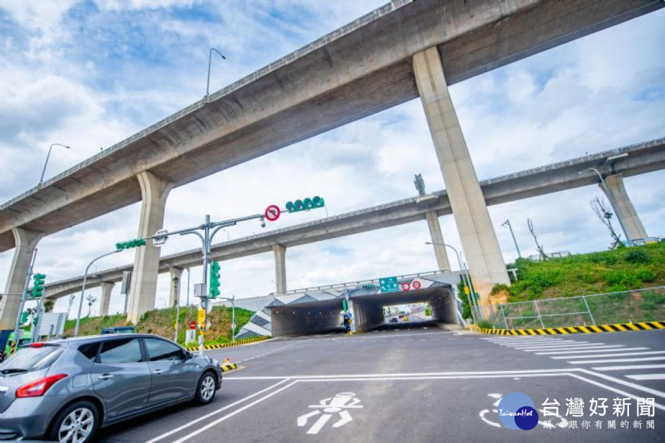 蘆興南路車道拓寬後，有效分散桃園交流道及桃園往返蘆竹南崁的車流。