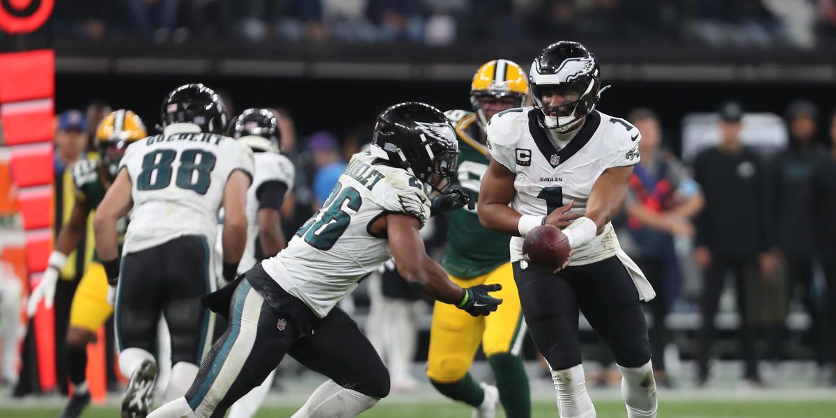 Winners, losers as Eagles repel Packers 34-29 in Brazil