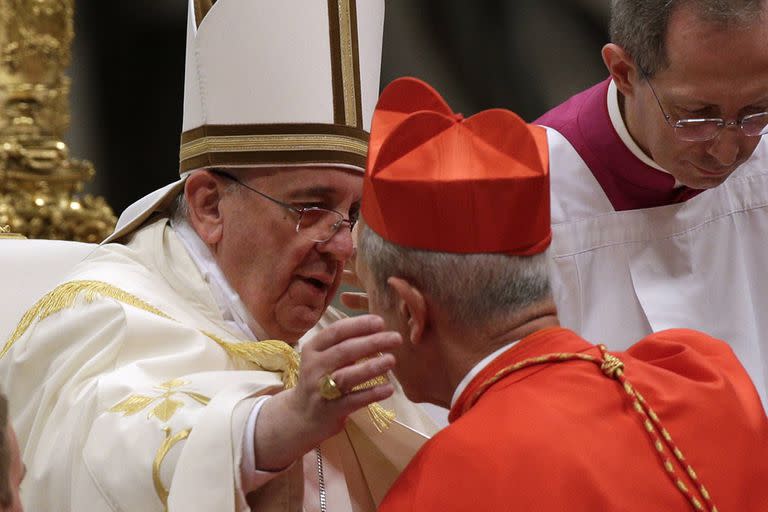 Mario Aurelio Poli fue proclamado cardenal el sábado, en el Vaticano