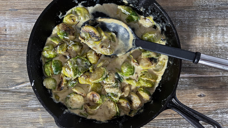 Brussels sprouts in cream sauce