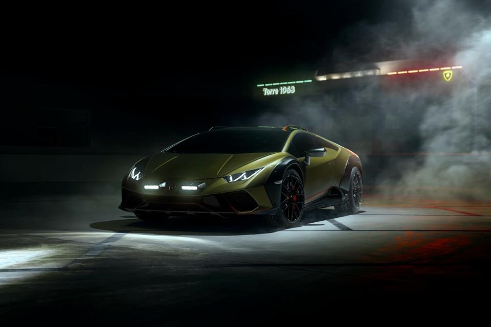 LAMBORGHINI_STERRATO_NIGHT_SMOKE_05.jpg