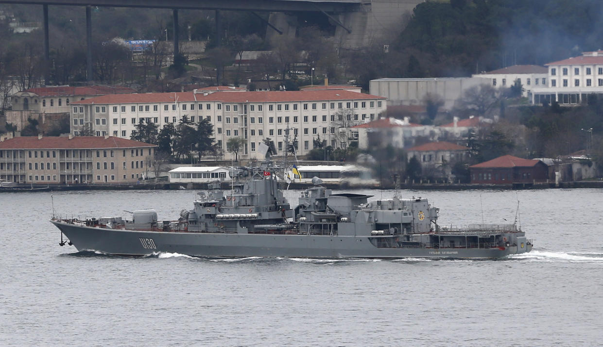 Ukraine’s Hetman Sahaidachny frigate sets sail in the Bosphorus.